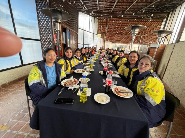 Almuerzo de confraternidad con nuestros/as jóvenes talento