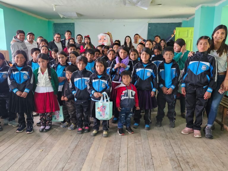 Medio Ambiente organizó compartir navideño para la comunidad de Callatpampa