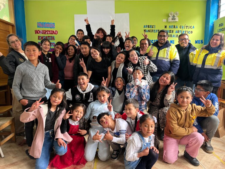 Gold Fields: Sembrando el futuro a través de la educación en nuestras comunidades.