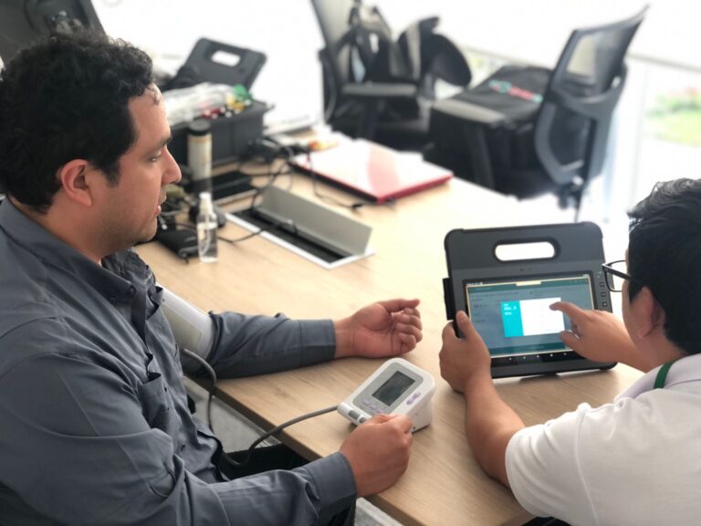 Gold Fields incorpora tecnología de telemedicina para fortalecer la salud y seguridad de sus trabajadores en Exploraciones.